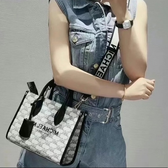 🎀NeW! Michael Kors Mirella Small Top Zip Tote - Picture 10 of 10